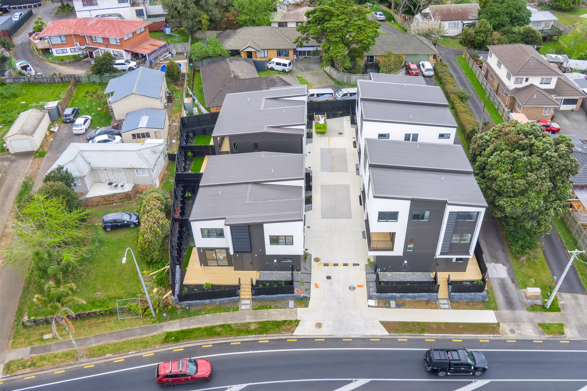 Contrast and property highlights